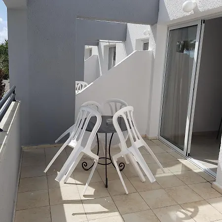Valentinos Court Apartamento Pafos